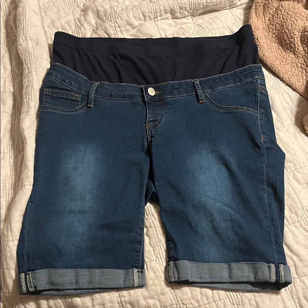 SHEIN Maternity Bermuda Length Jean Shorts - Size L